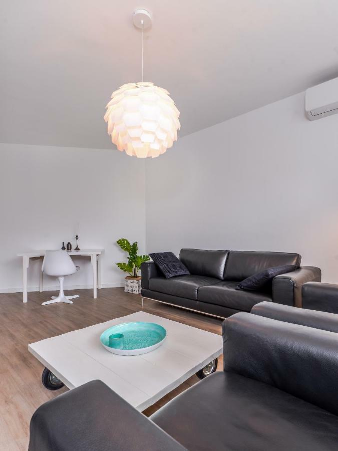 66 Apartment - Stylish Two Bedroom In Lozenets District By Flat Mаnager Sofia Exterior photo