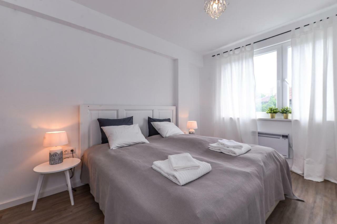 66 Apartment - Stylish Two Bedroom In Lozenets District By Flat Mаnager Sofia Exterior photo